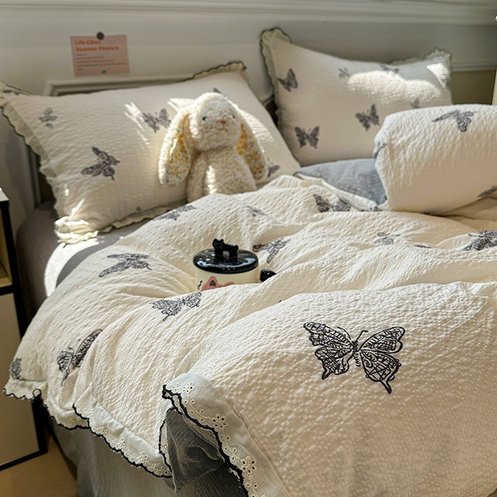 91家纺网 家纺一手货源 找家纺 仟网汇 2026新款法式花边泡芙纱四件套 墨蝶