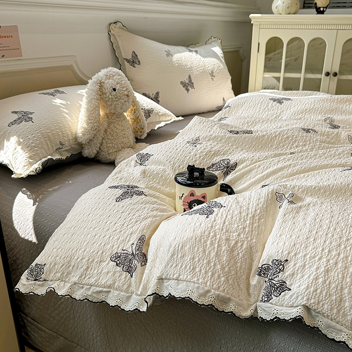 91家纺网 家纺一手货源 找家纺 仟网汇 2026新款法式花边泡芙纱四件套 墨蝶