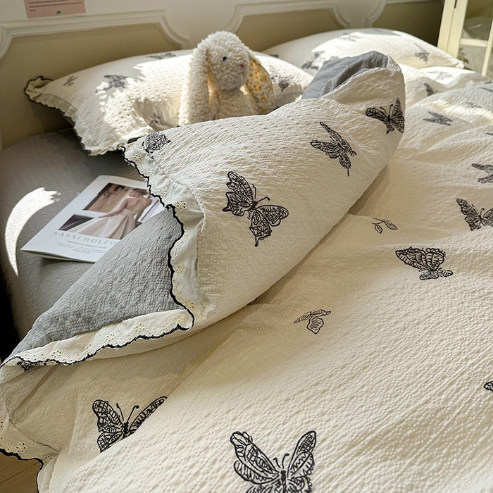 91家纺网 家纺一手货源 找家纺 仟网汇 2026新款法式花边泡芙纱四件套 墨蝶