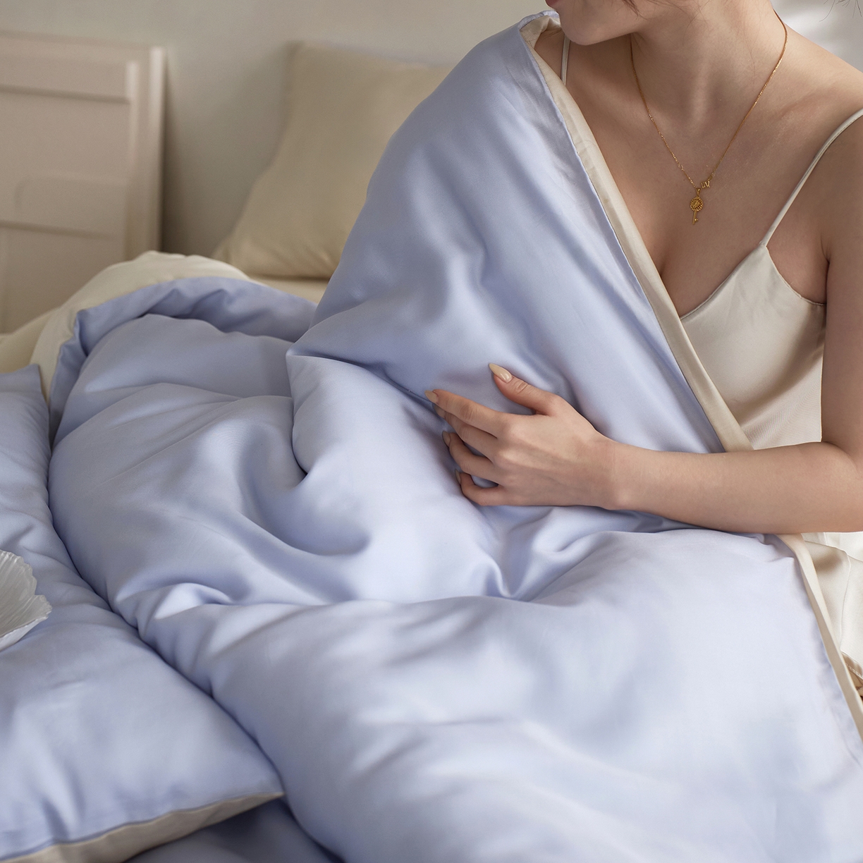 91家纺网 家纺一手货源 找家纺 千朵森 2026新款50S素色双拼莱塞尔夏凉四件套 薄荷蓝配米月黄