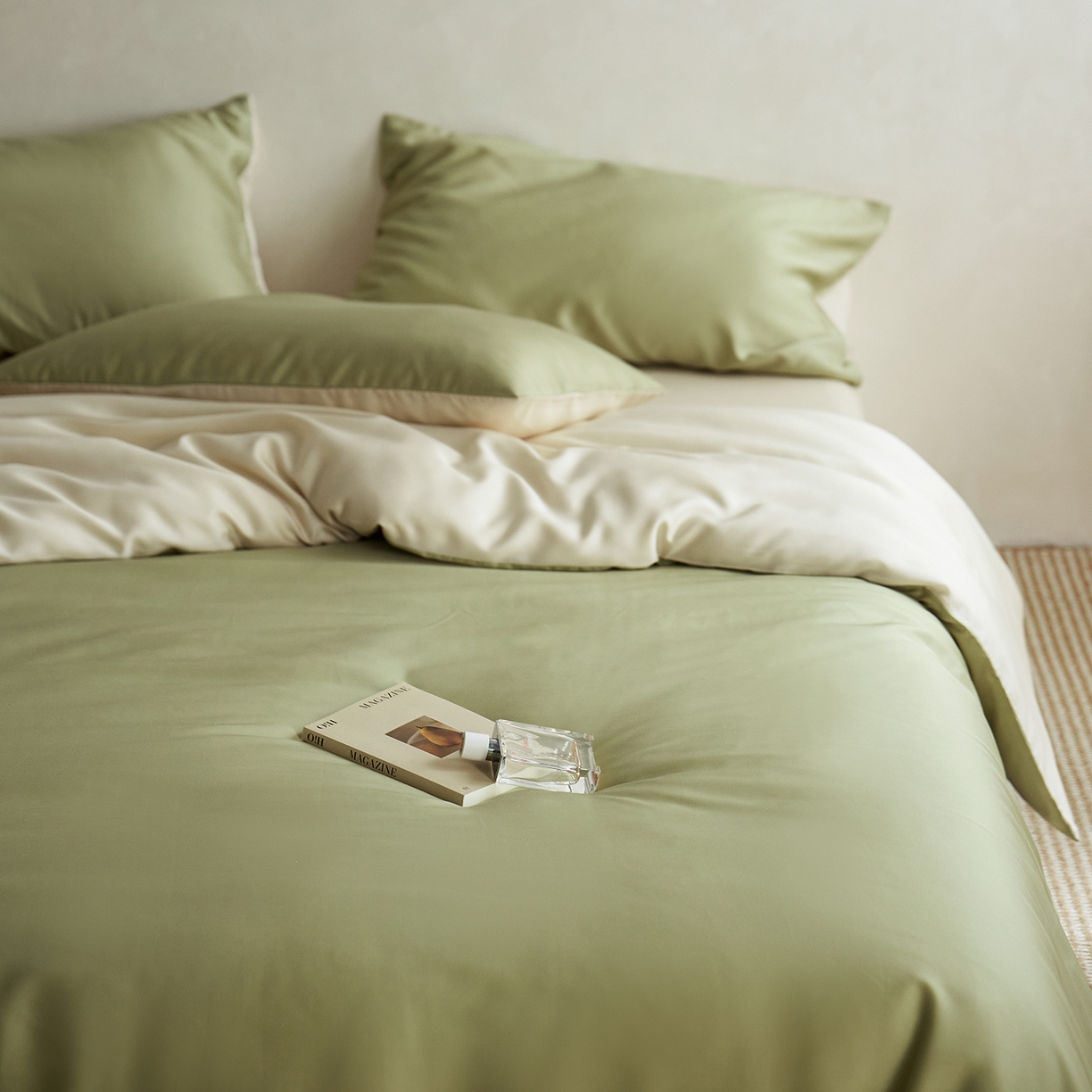 91家纺网 家纺一手货源 找家纺 千朵森 2026新款50S素色双拼莱塞尔夏凉四件套 草木青配米月黄