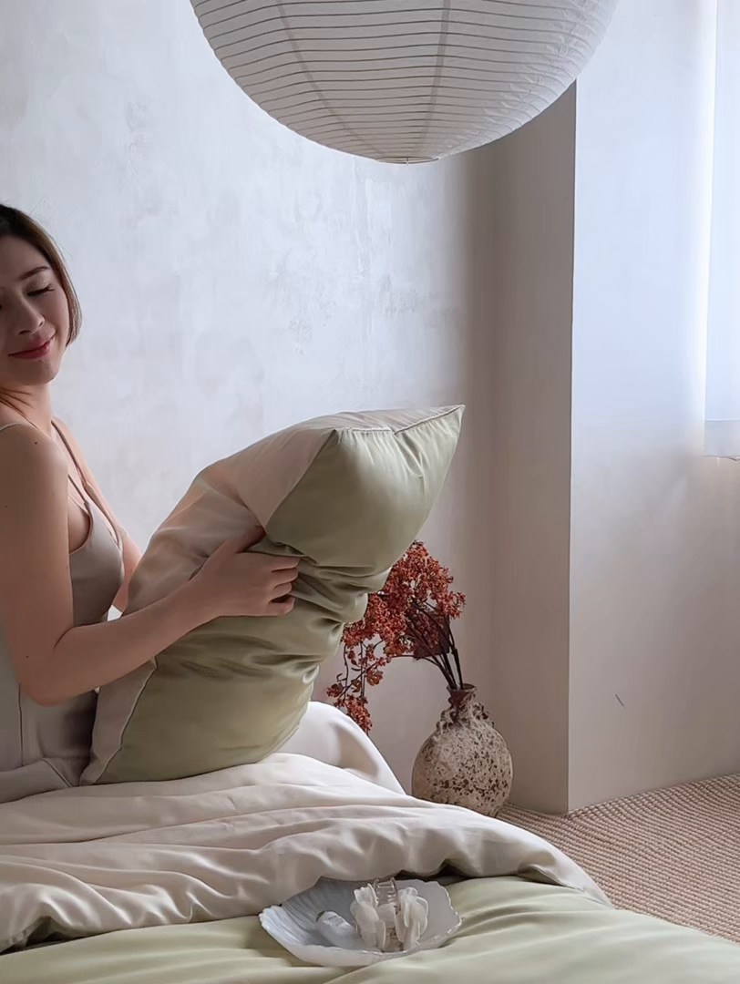 91家纺网 家纺一手货源 找家纺 千朵森 2026新款50S素色双拼莱塞尔夏凉四件套 草木青配米月黄