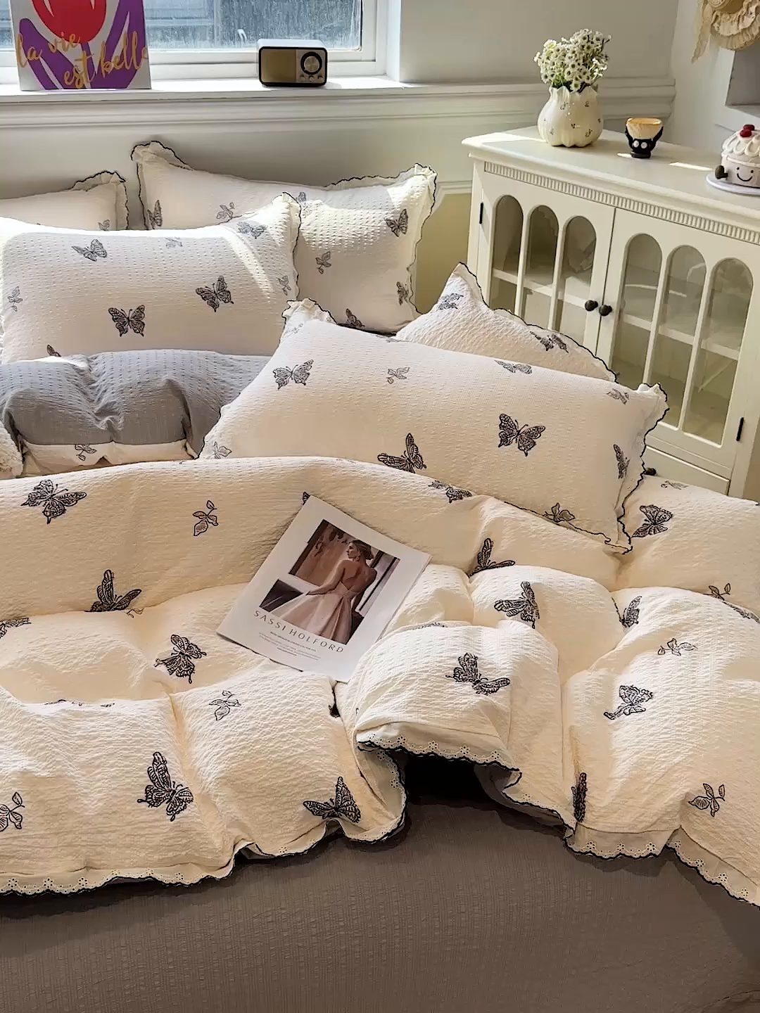 91家纺网 家纺一手货源 找家纺 仟网汇 2026新款法式花边泡芙纱四件套 墨蝶