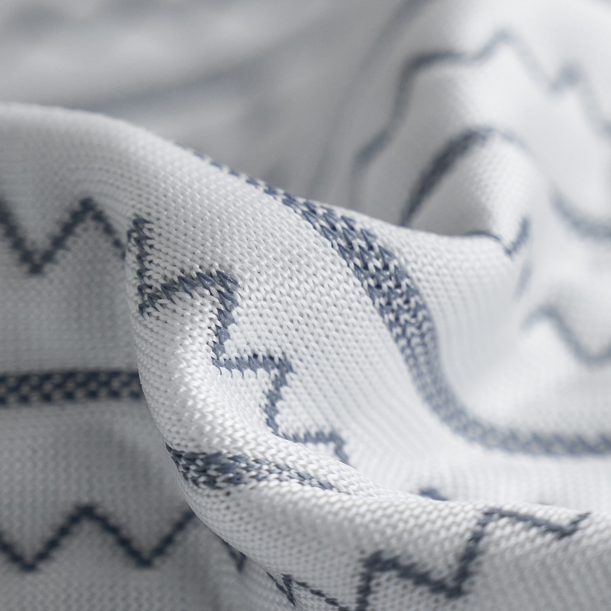 91家纺网 家纺一手货源 找家纺 千朵森 2026春夏新款冰感条纹凉席床笠款凉席席子三件套-素影 素影蓝