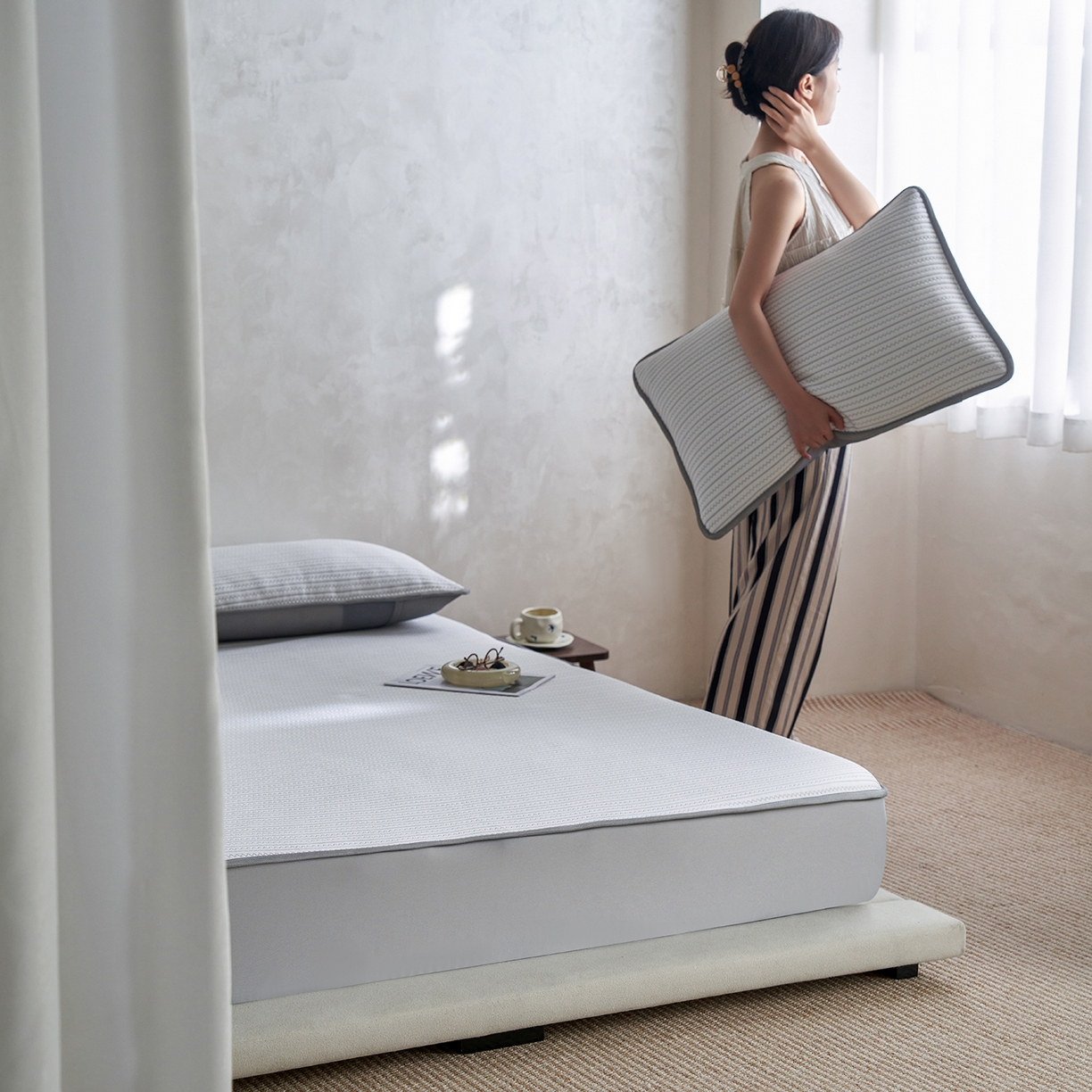 91家纺网 家纺一手货源 找家纺 千朵森 2026春夏新款冰感条纹凉席床笠款凉席席子三件套-素影 素影灰