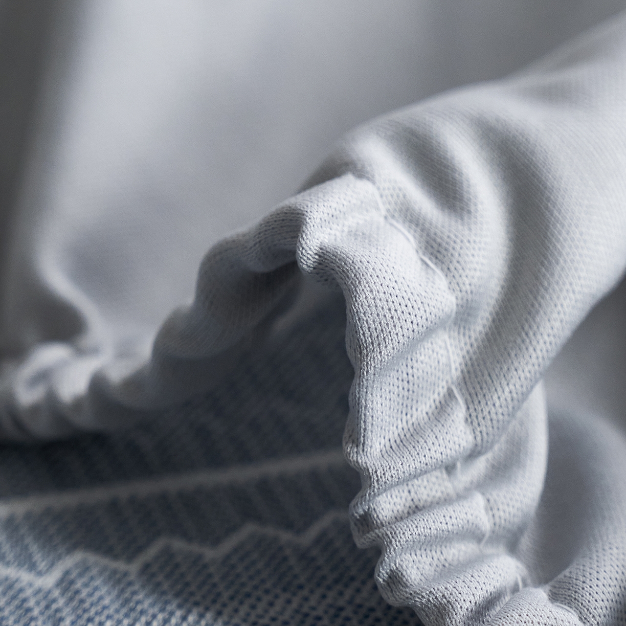 91家纺网 家纺一手货源 找家纺 千朵森 2026春夏新款冰感条纹凉席床笠款凉席席子三件套-素影 素影蓝