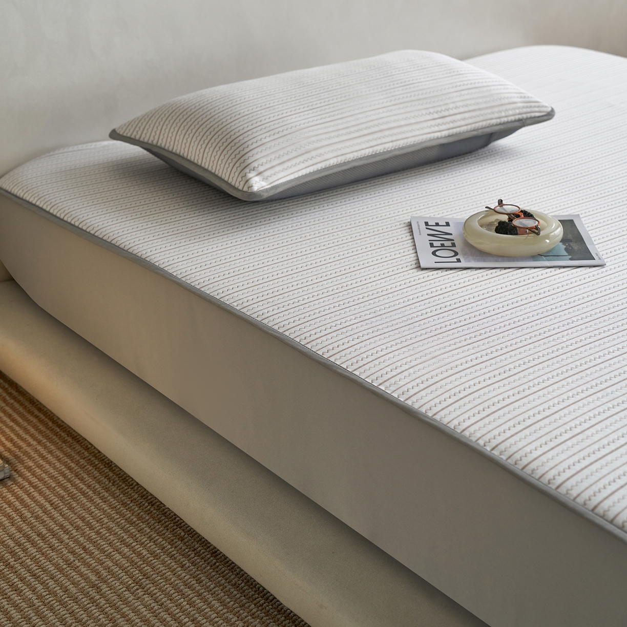 91家纺网 家纺一手货源 找家纺 千朵森 2026春夏新款冰感条纹凉席床笠款凉席席子三件套-素影 素影咖