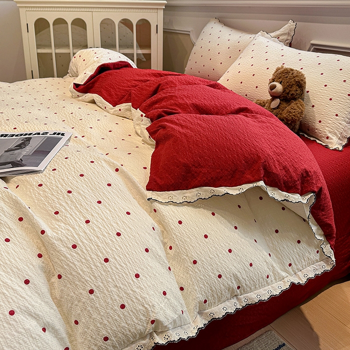 91家纺网 家纺一手货源 找家纺 仟网汇 2026新款法式花边泡芙纱四件套 慕斯红