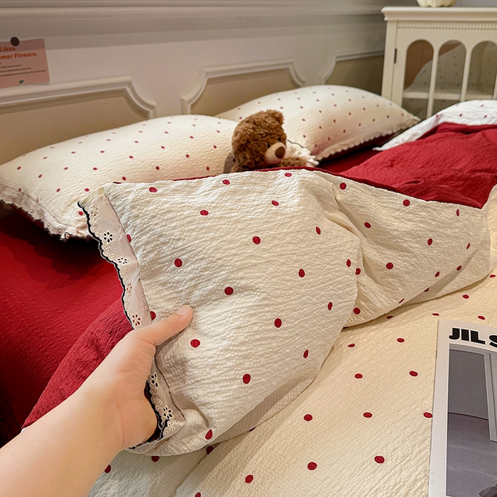 91家纺网 家纺一手货源 找家纺 仟网汇 2026新款法式花边泡芙纱四件套 慕斯红