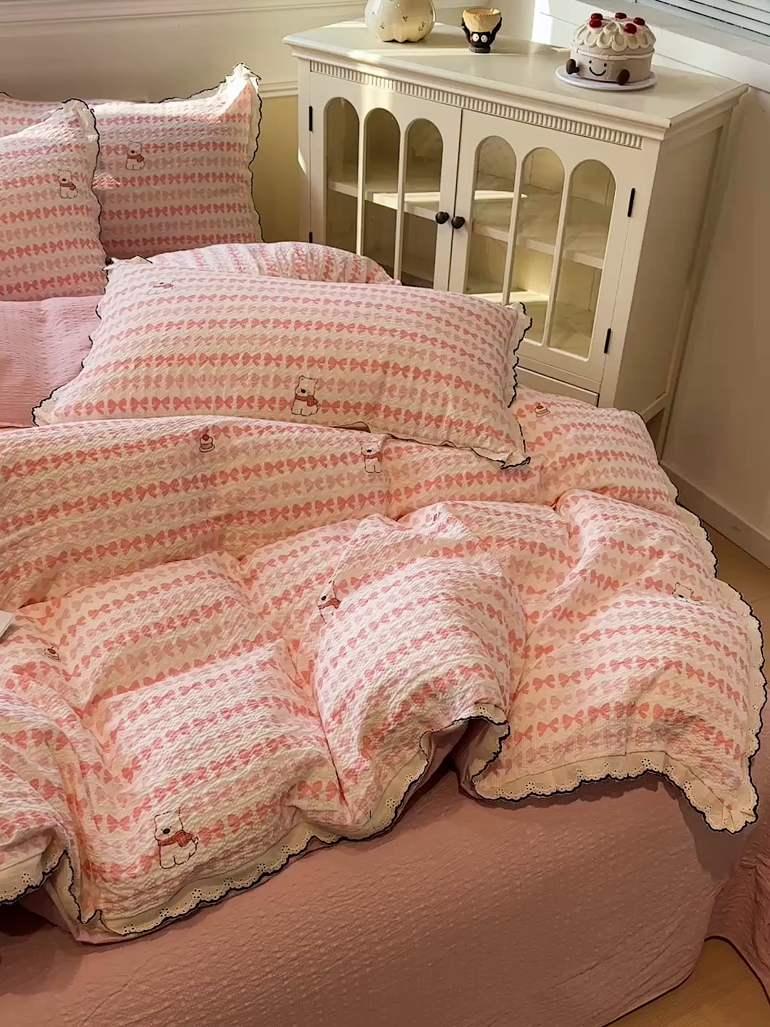 91家纺网 家纺一手货源 找家纺 仟网汇 2026新款法式花边泡芙纱四件套 奶芙小狗