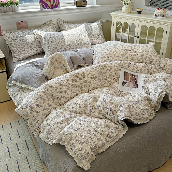 91家纺网 家纺一手货源 找家纺 仟网汇 2026新款法式花边泡芙纱四件套 浅色花影