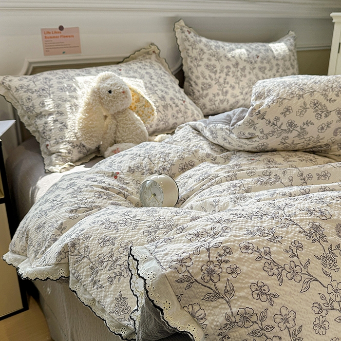 91家纺网 家纺一手货源 找家纺 仟网汇 2026新款法式花边泡芙纱四件套 浅色花影