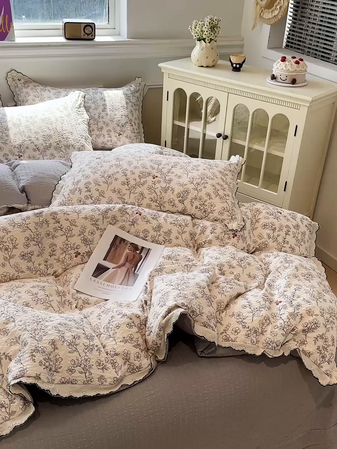 91家纺网 家纺一手货源 找家纺 仟网汇 2026新款法式花边泡芙纱四件套 浅色花影