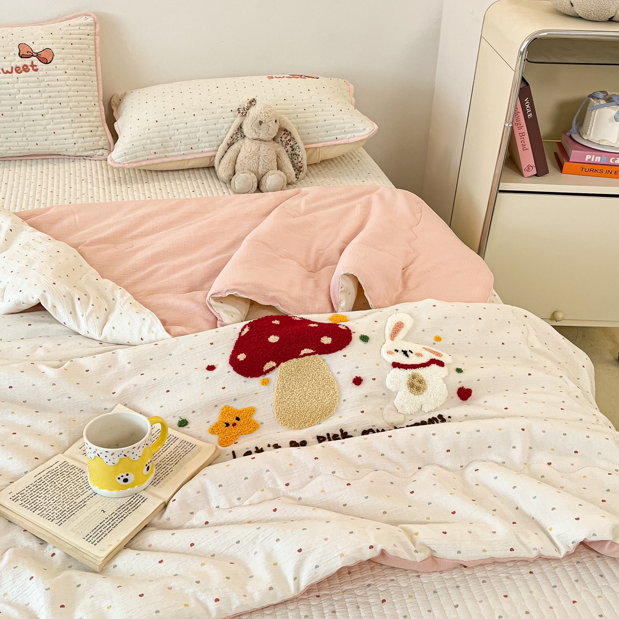 91家纺网 家纺一手货源 找家纺 欧妮家纺 2026新款A类云感毛巾绣夏被四件套-床盖空调被系列 蘑菇屋