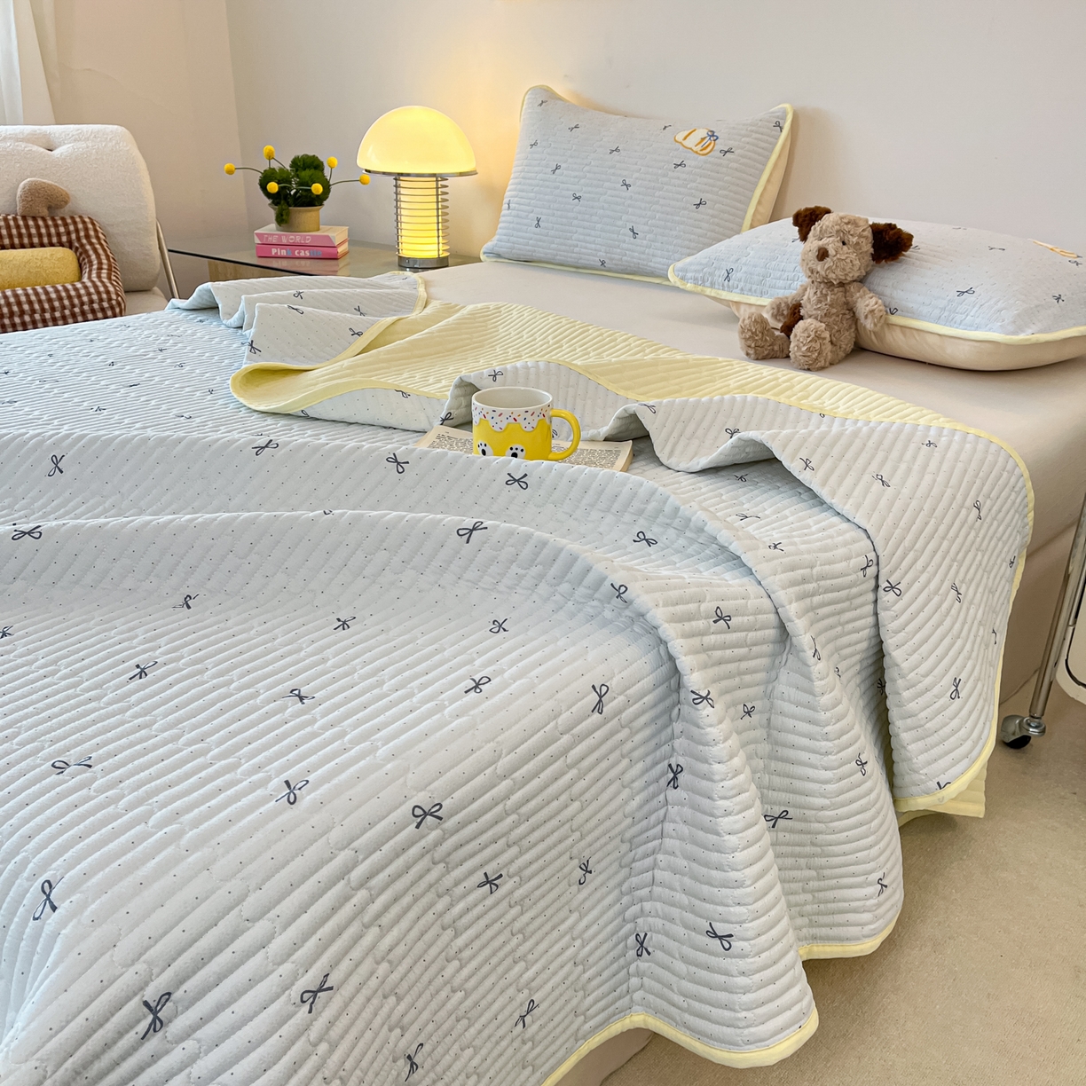 91家纺网 家纺一手货源 找家纺 欧妮家纺 2026新款A类云感毛巾绣夏被四件套-床盖空调被系列 小熊牛仔包