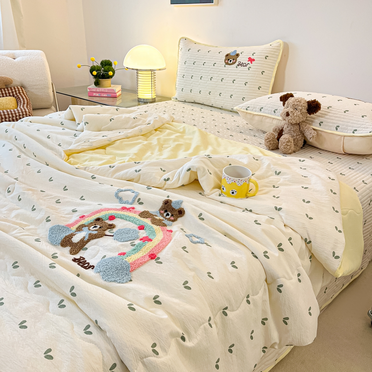 91家纺网 家纺一手货源 找家纺 欧妮家纺 2026新款A类云感毛巾绣夏被四件套-床盖空调被系列 小熊彩虹派对