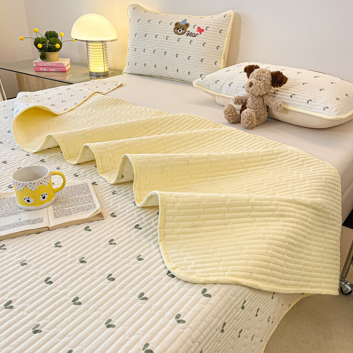 91家纺网 家纺一手货源 找家纺 欧妮家纺 2026新款A类云感毛巾绣夏被四件套-床盖空调被系列 小熊彩虹派对