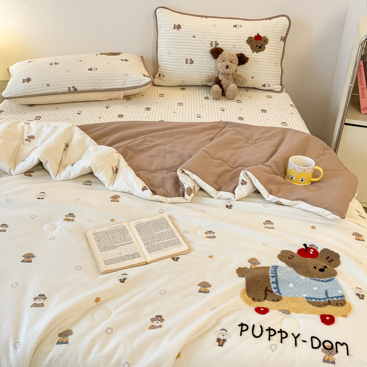 91家纺网 家纺一手货源 找家纺 欧妮家纺 2026新款A类云感毛巾绣夏被四件套-床盖空调被系列 小狗滑板日