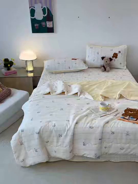 91家纺网 家纺一手货源 找家纺 欧妮家纺 2026新款A类云感毛巾绣夏被四件套-床盖空调被系列 小狗滑板日