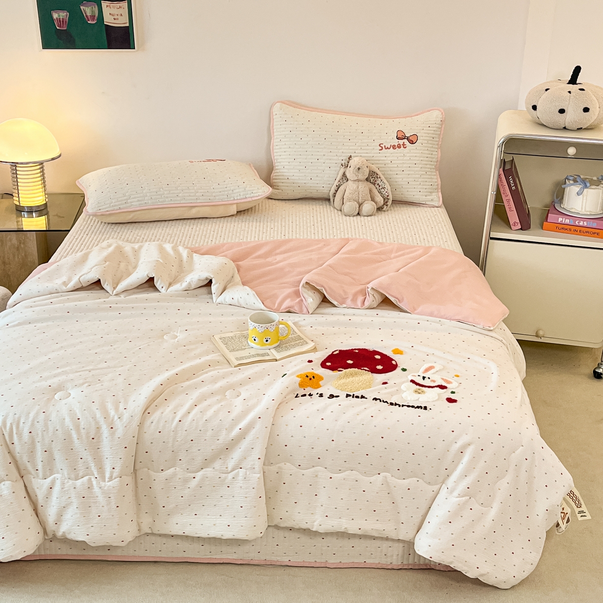 91家纺网 家纺一手货源 找家纺 欧妮家纺 2026新款A类云感毛巾绣夏被四件套-床盖空调被系列 蘑菇屋