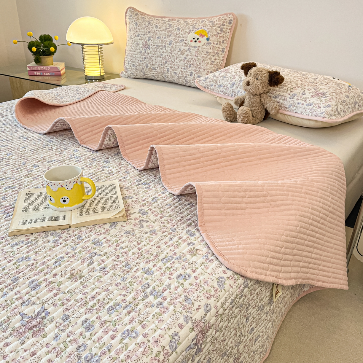 91家纺网 家纺一手货源 找家纺 欧妮家纺 2026新款A类云感毛巾绣夏被四件套-床盖空调被系列 小熊酱