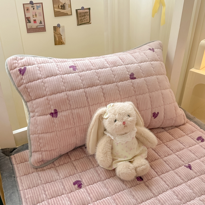 91家纺网 家纺一手货源 找家纺 （总）欧妮家纺 2026新款加厚夹棉牛奶绒枕套