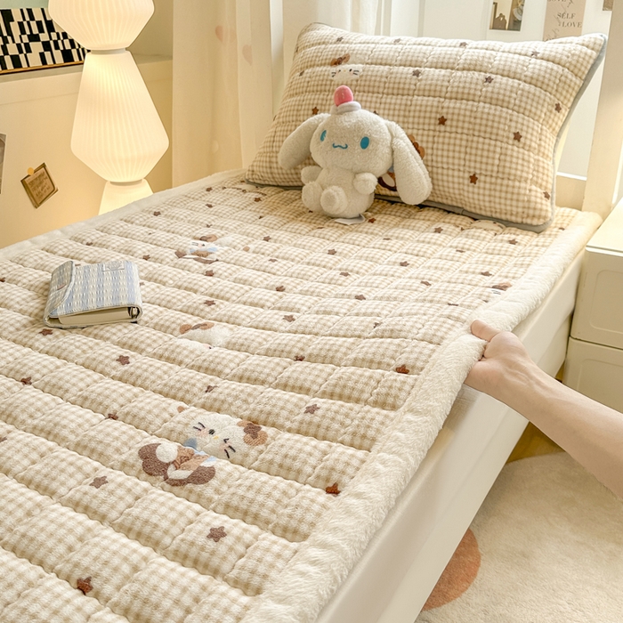 91家纺网 家纺一手货源 找家纺 欧妮家纺 2026新款加厚夹棉牛奶绒枕套 暖绒-可爱猫星