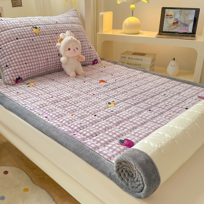 91家纺网 家纺一手货源 找家纺 欧妮家纺 2026新款加厚夹棉牛奶绒枕套 水晶-彩色草莓