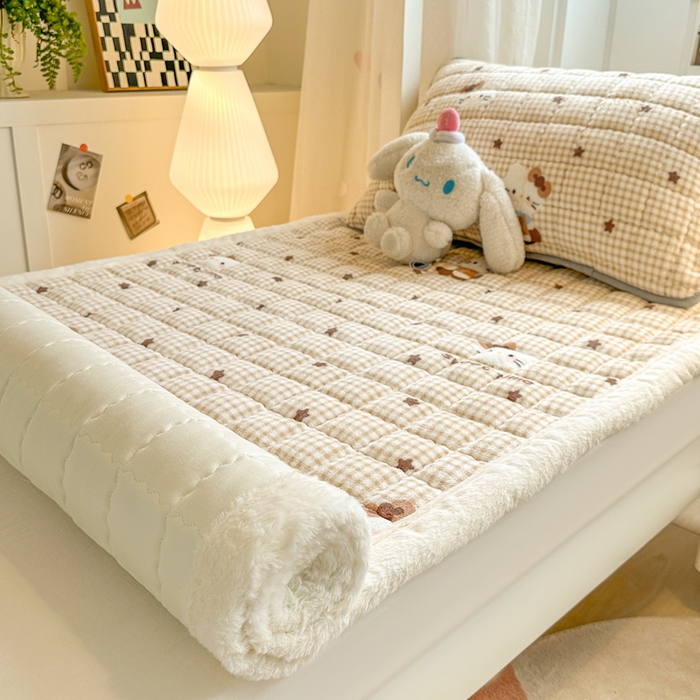 91家纺网 家纺一手货源 找家纺 欧妮家纺 2026新款加厚夹棉牛奶绒枕套 暖绒-可爱猫星