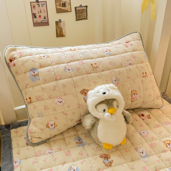 欧妮家纺 2026新款加厚夹棉牛奶绒枕套 水晶-迷你小狗