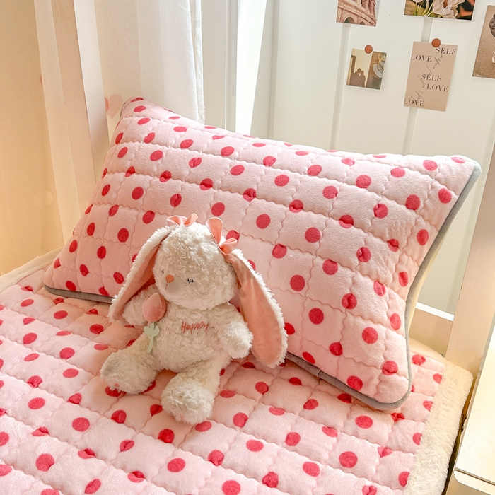 91家纺网 家纺一手货源 找家纺 （总）欧妮家纺 2026新款加厚夹棉牛奶绒枕套