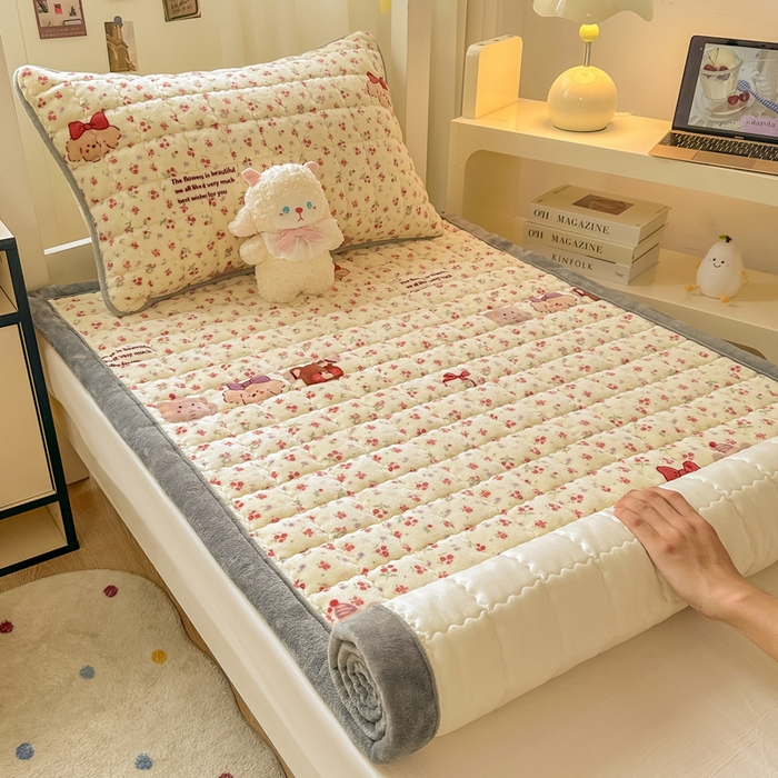 91家纺网 家纺一手货源 找家纺 欧妮家纺 2026新款加厚夹棉牛奶绒枕套 水晶-动物乐园