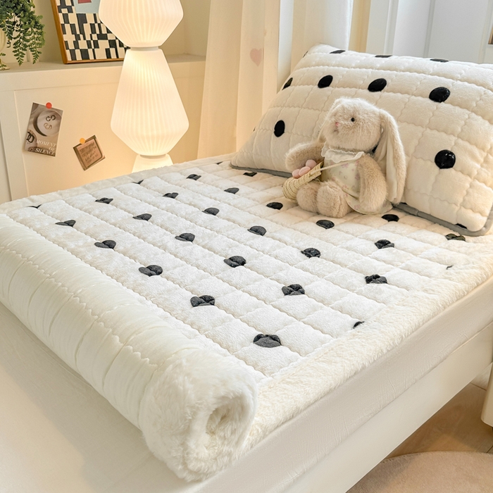 91家纺网 家纺一手货源 找家纺 欧妮家纺 2026新款加厚夹棉牛奶绒枕套 暖绒-米珍珠