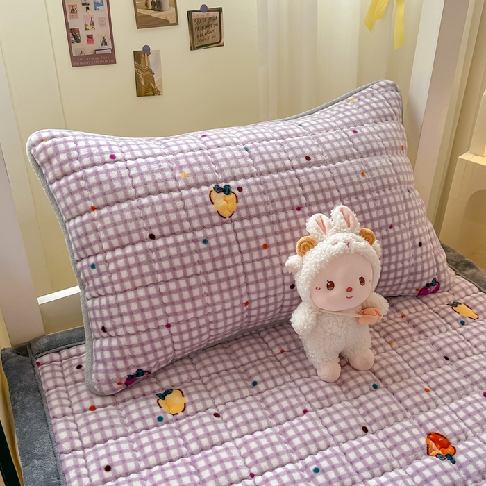 欧妮家纺 2026新款加厚夹棉牛奶绒枕套 水晶-彩色草莓