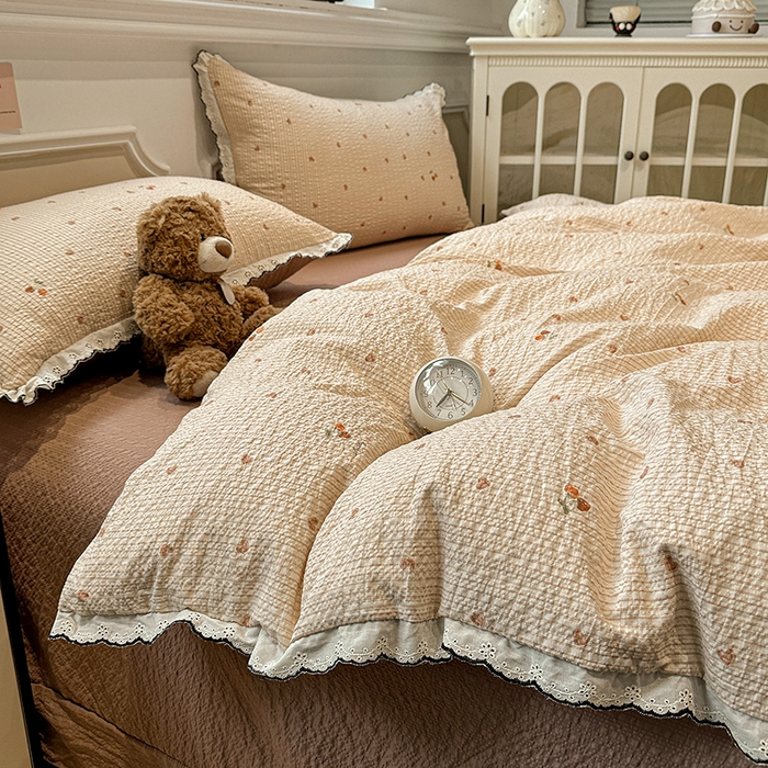 91家纺网 家纺一手货源 找家纺 仟网汇 2026新款法式花边泡芙纱四件套 甜心咖