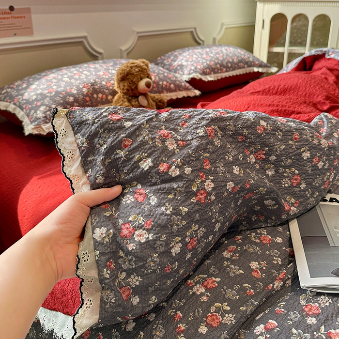 91家纺网 家纺一手货源 找家纺 仟网汇 2026新款法式花边泡芙纱四件套 胭脂花