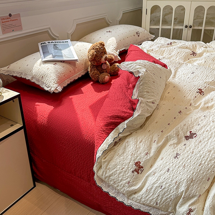 91家纺网 家纺一手货源 找家纺 仟网汇 2026新款法式花边泡芙纱四件套 摇摇木马