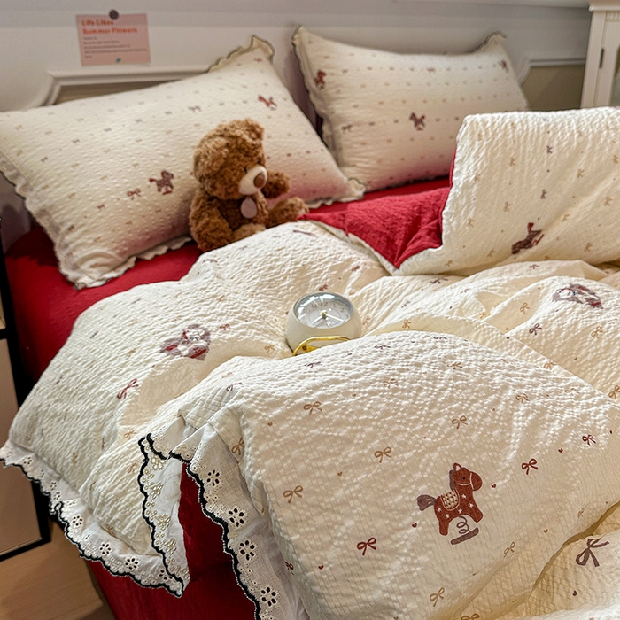 91家纺网 家纺一手货源 找家纺 仟网汇 2026新款法式花边泡芙纱四件套 摇摇木马