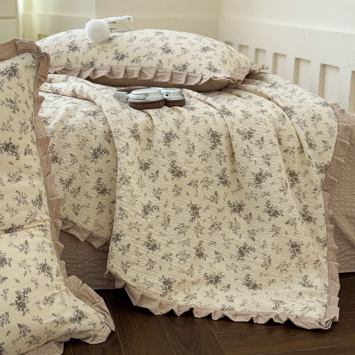 91家纺网 家纺一手货源 找家纺 迪梦姿家纺 2026新款泡芙纱花边款夏被四件套-款式二 初柠奶咖