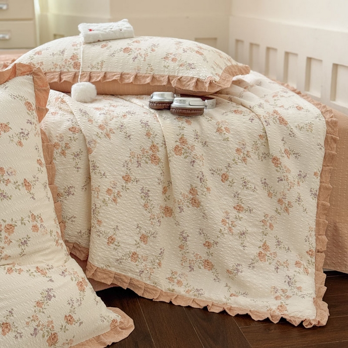 91家纺网 家纺一手货源 找家纺 迪梦姿家纺 2026新款泡芙纱花边款夏被四件套-款式二 春色奶桔