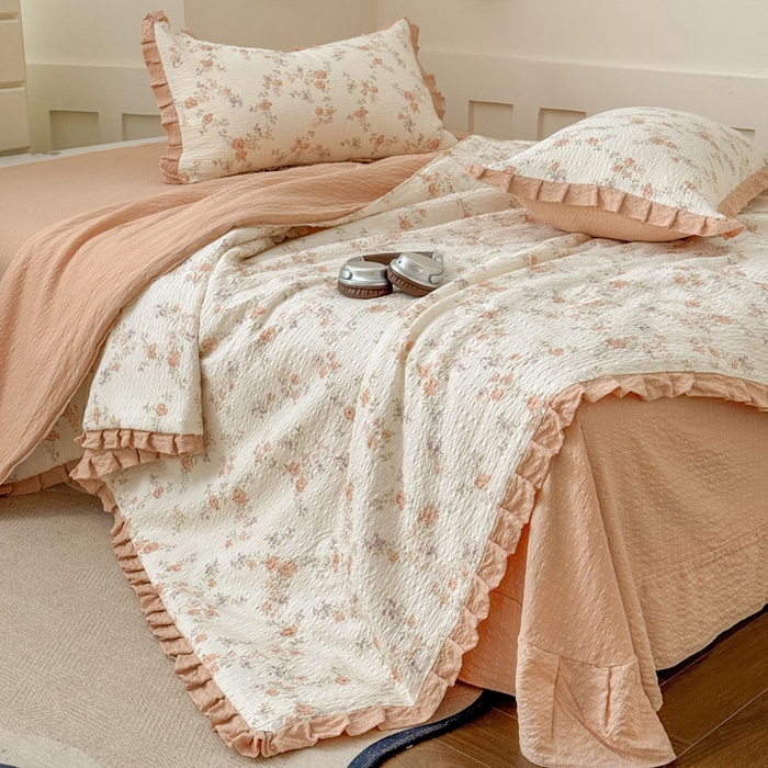 91家纺网 家纺一手货源 找家纺 迪梦姿家纺 2026新款泡芙纱花边款夏被四件套-款式二 春色奶桔