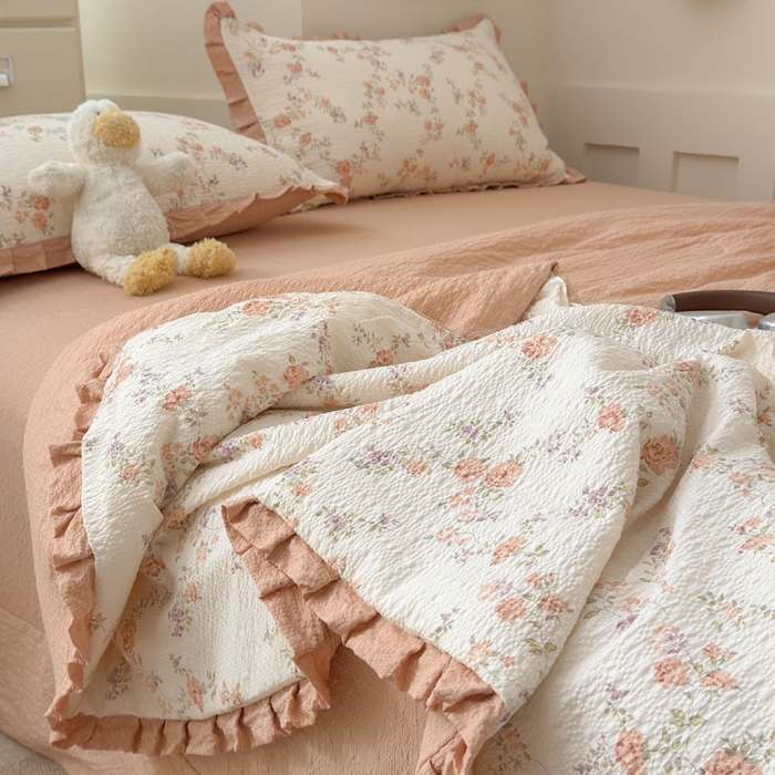 91家纺网 家纺一手货源 找家纺 迪梦姿家纺 2026新款泡芙纱花边款夏被四件套-款式二 春色奶桔