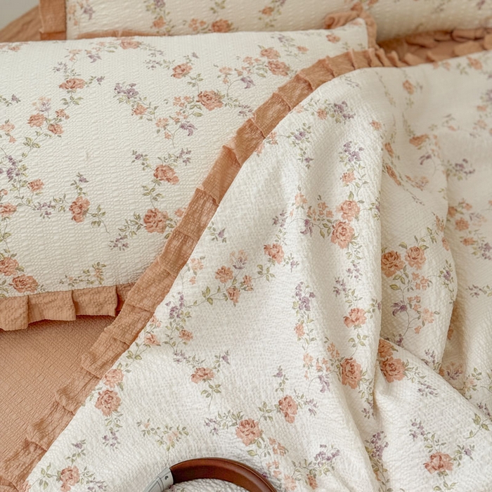 91家纺网 家纺一手货源 找家纺 迪梦姿家纺 2026新款泡芙纱花边款夏被四件套-款式二 春色奶桔