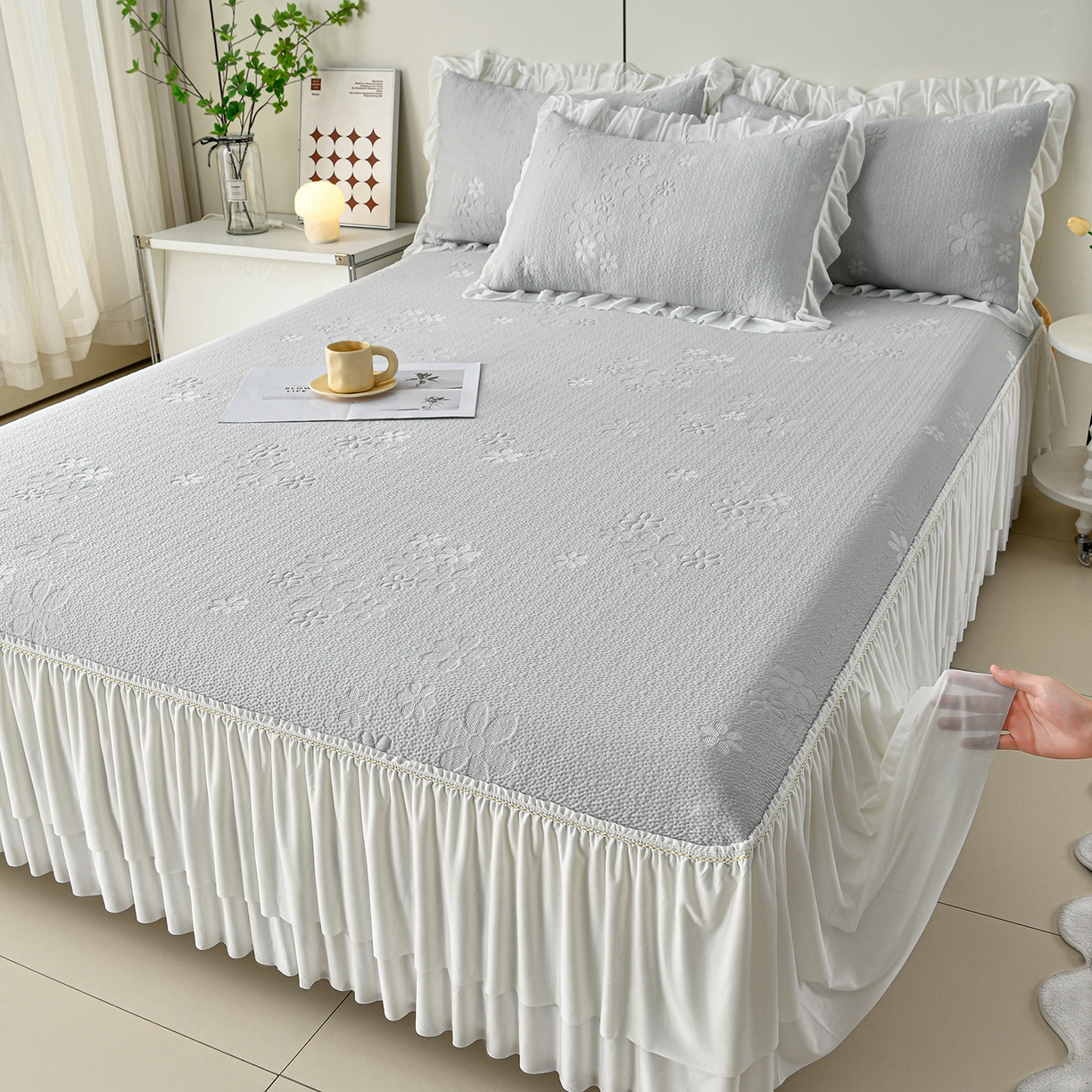 91家纺网 家纺一手货源 找家纺 民新家纺 2026新款3D立体冰豆豆凉席席子床裙三件套 香漫-灰