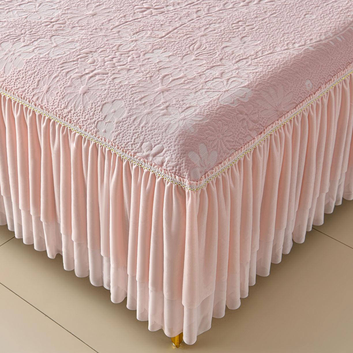 91家纺网 家纺一手货源 找家纺 民新家纺 2026新款3D立体冰豆豆凉席席子床裙三件套 花香怡人-粉