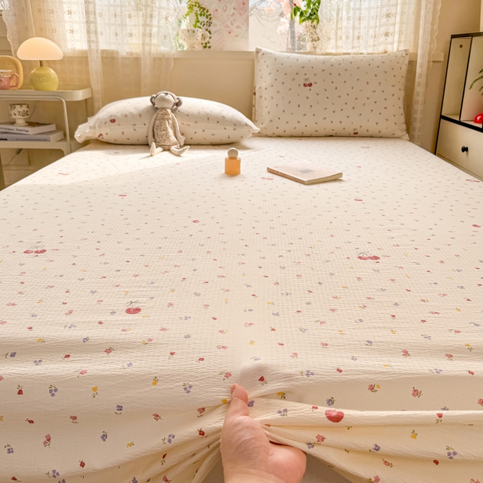 91家纺网 家纺一手货源 找家纺 丝芙妮家居 2026春夏新款皱皱棉双层纱泡芙棉床单 床单单件 樱桃