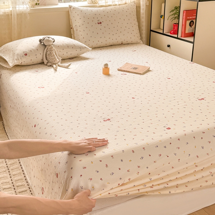 91家纺网 家纺一手货源 找家纺 丝芙妮家居 2026春夏新款皱皱棉双层纱泡芙棉床单 床单单件 樱桃