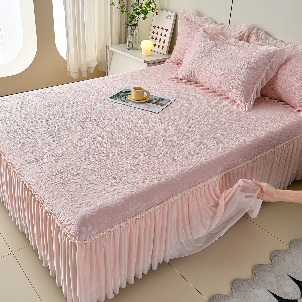 91家纺网 家纺一手货源 找家纺 民新家纺 2026新款3D立体冰豆豆凉席席子床裙三件套 花香怡人-粉