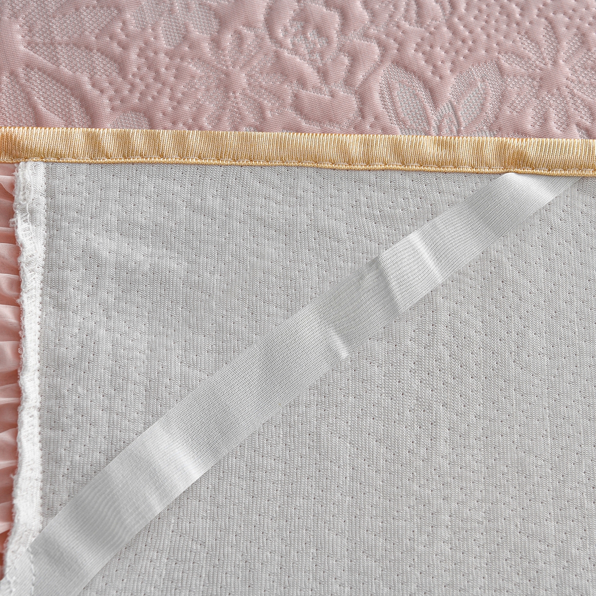 91家纺网 家纺一手货源 找家纺 民新家纺 2026新款3D立体冰豆豆凉席席子床裙三件套 花香怡人-粉