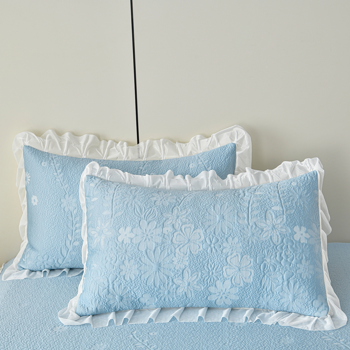 91家纺网 家纺一手货源 找家纺 民新家纺 2026新款3D立体冰豆豆凉席席子床裙三件套 花香怡人-蓝